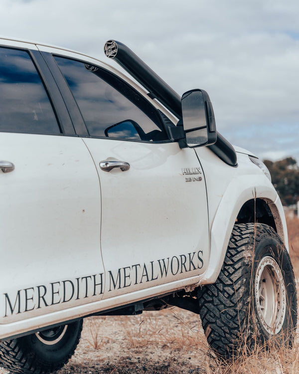 Meredith's N80 Hilux Tow Mirrors