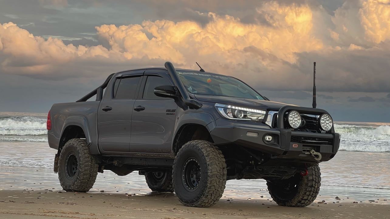 N80 Hilux (2015+) 4" Stainless Steel Snorkel Kit Meredith Metalworks